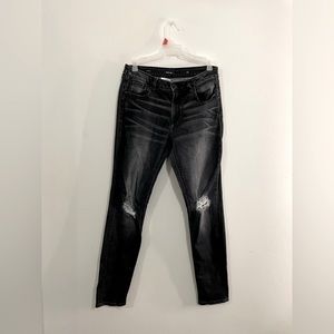 SOLD** Miss Me Skinny Jeans